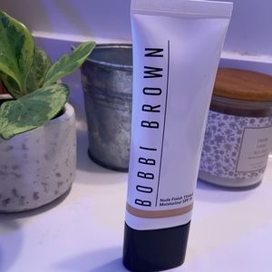 NIB Bobbi Brown Tinted Moisturizer
